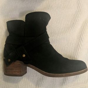 Ugg Elysian ankle boots